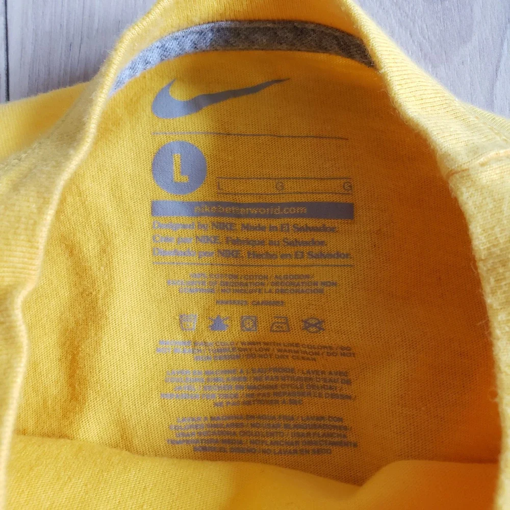 Nike Shirt Bundle Boys L Yellow White Livestrong Graphic Long Sleeve 2 Piece Lot